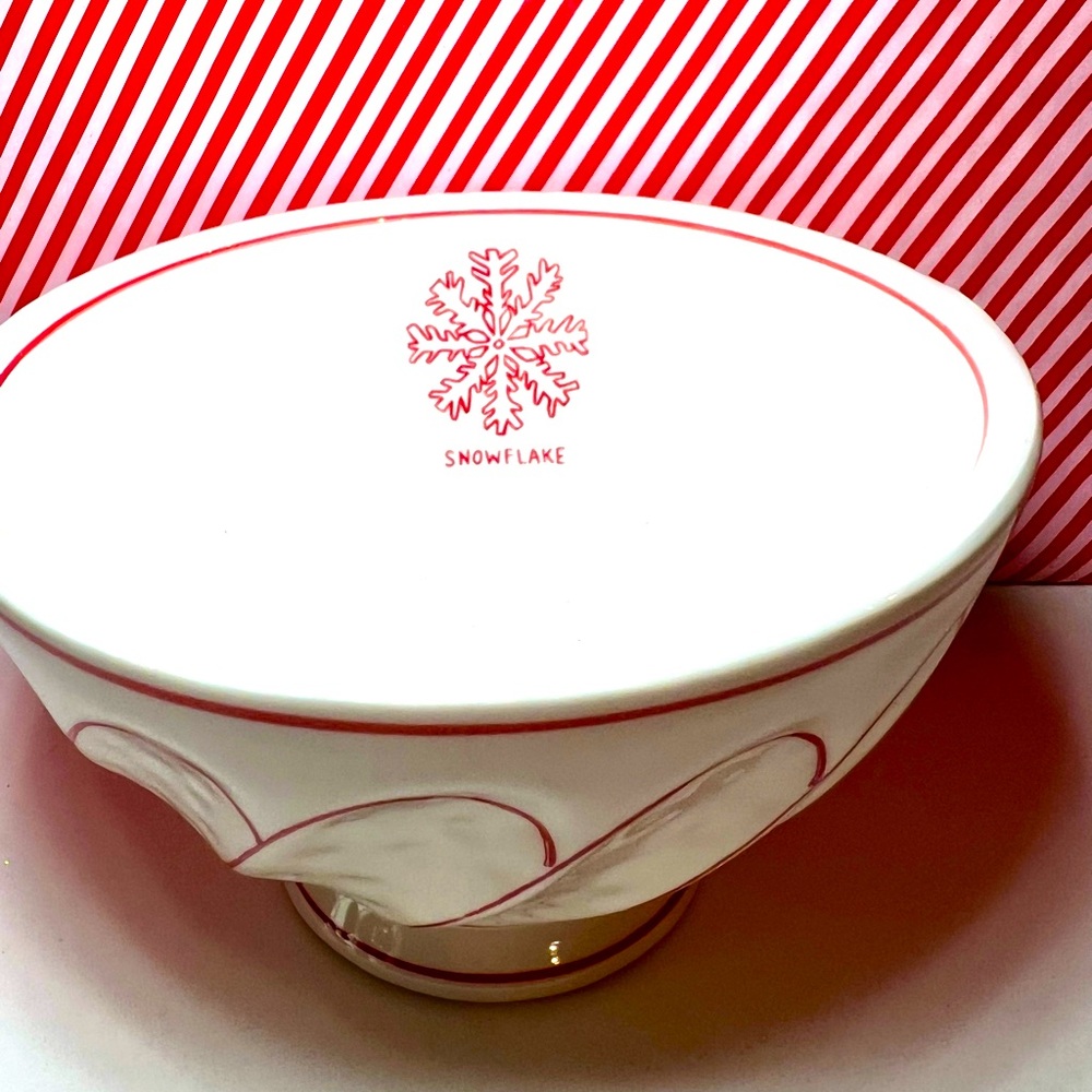 Molly Hatch Christmas Red & White Twist Cereal Soup Bowl